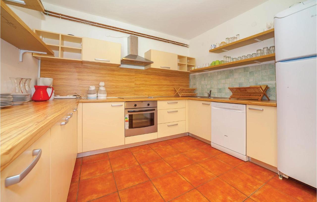 7 Bedroom Pet Friendly Home In Crni Kal Crni Kal  Zewnętrze zdjęcie
