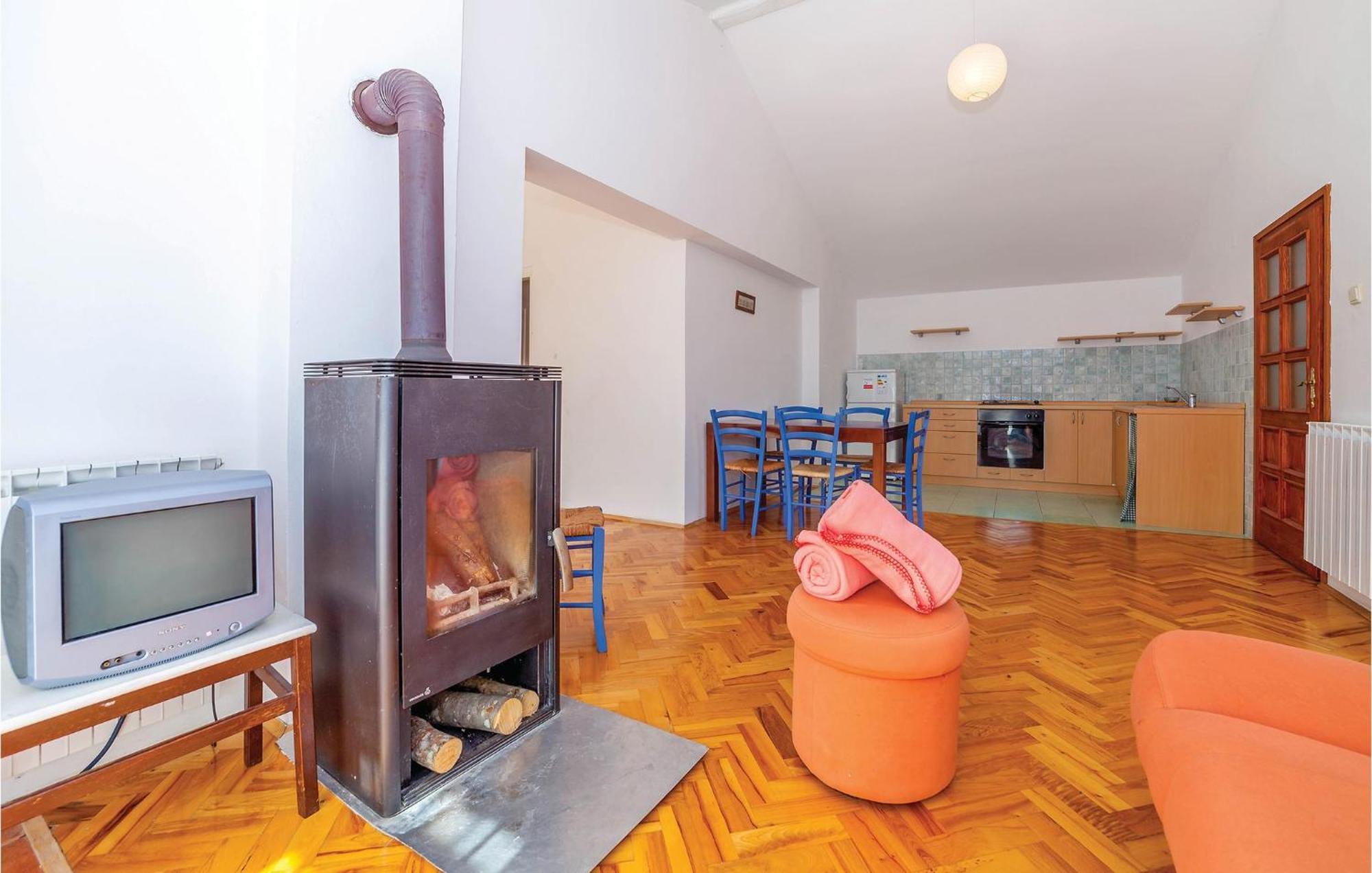 7 Bedroom Pet Friendly Home In Crni Kal Crni Kal  Zewnętrze zdjęcie