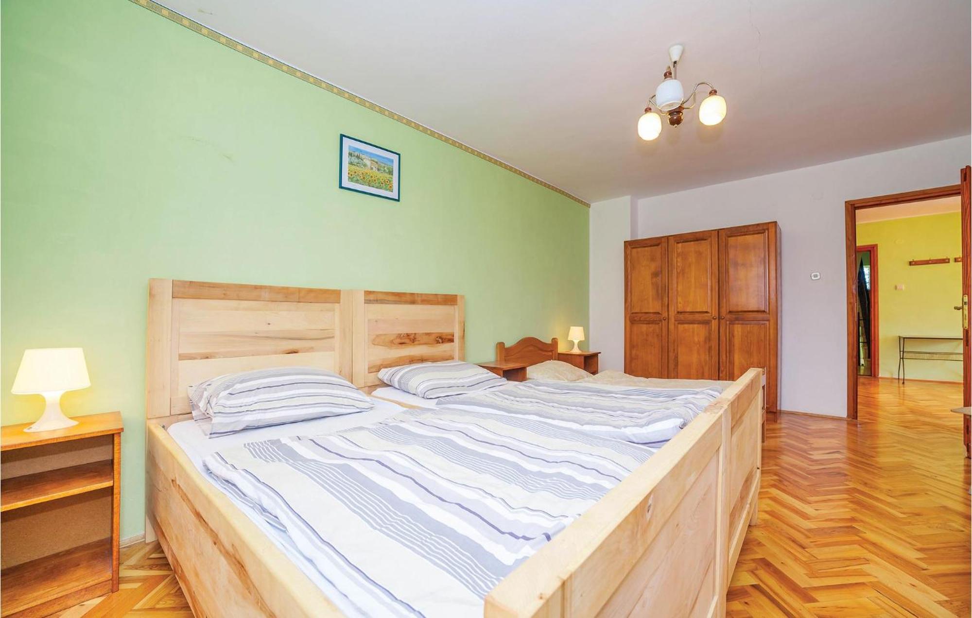 7 Bedroom Pet Friendly Home In Crni Kal Crni Kal  Zewnętrze zdjęcie