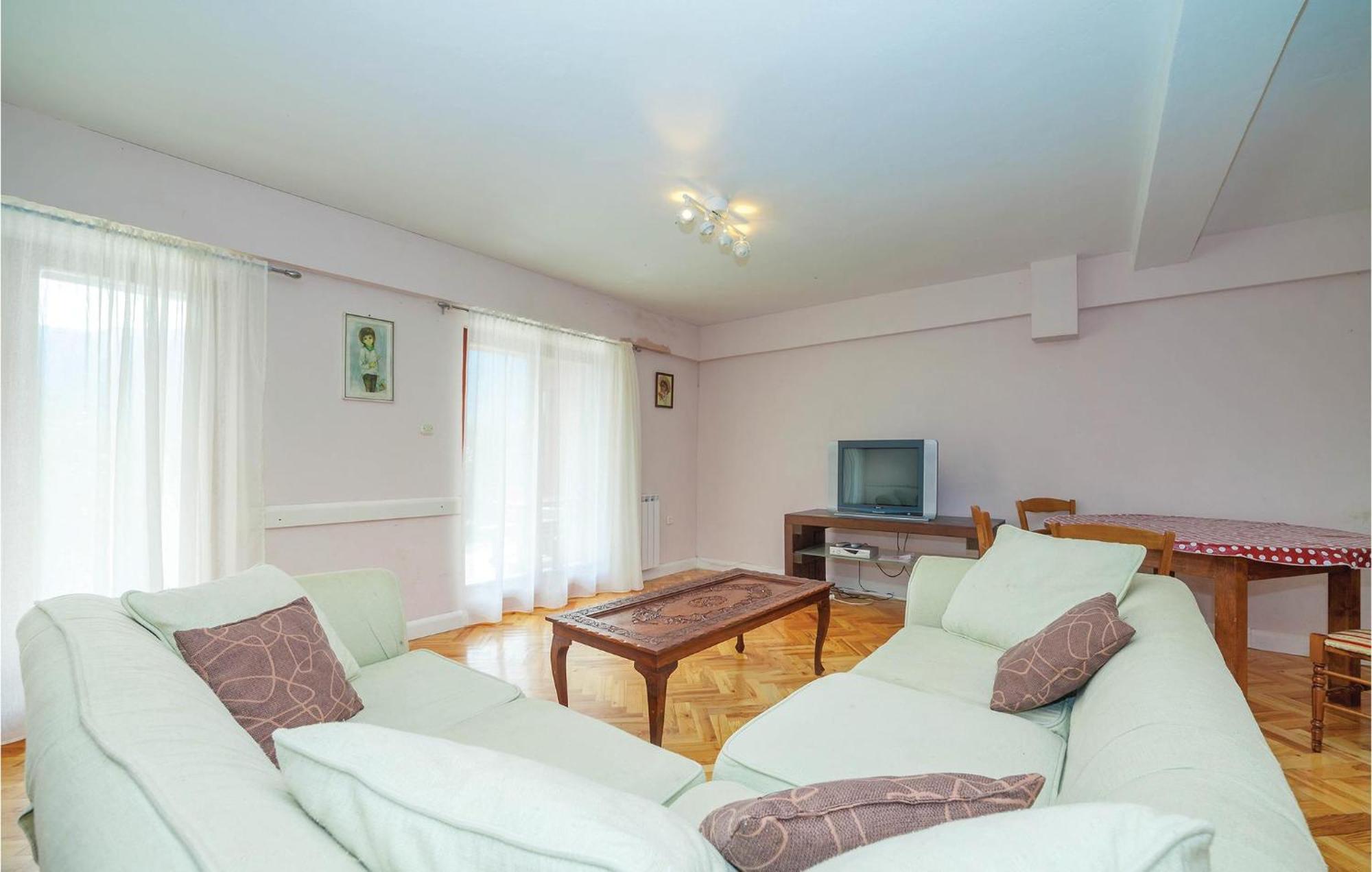 7 Bedroom Pet Friendly Home In Crni Kal Crni Kal  Zewnętrze zdjęcie