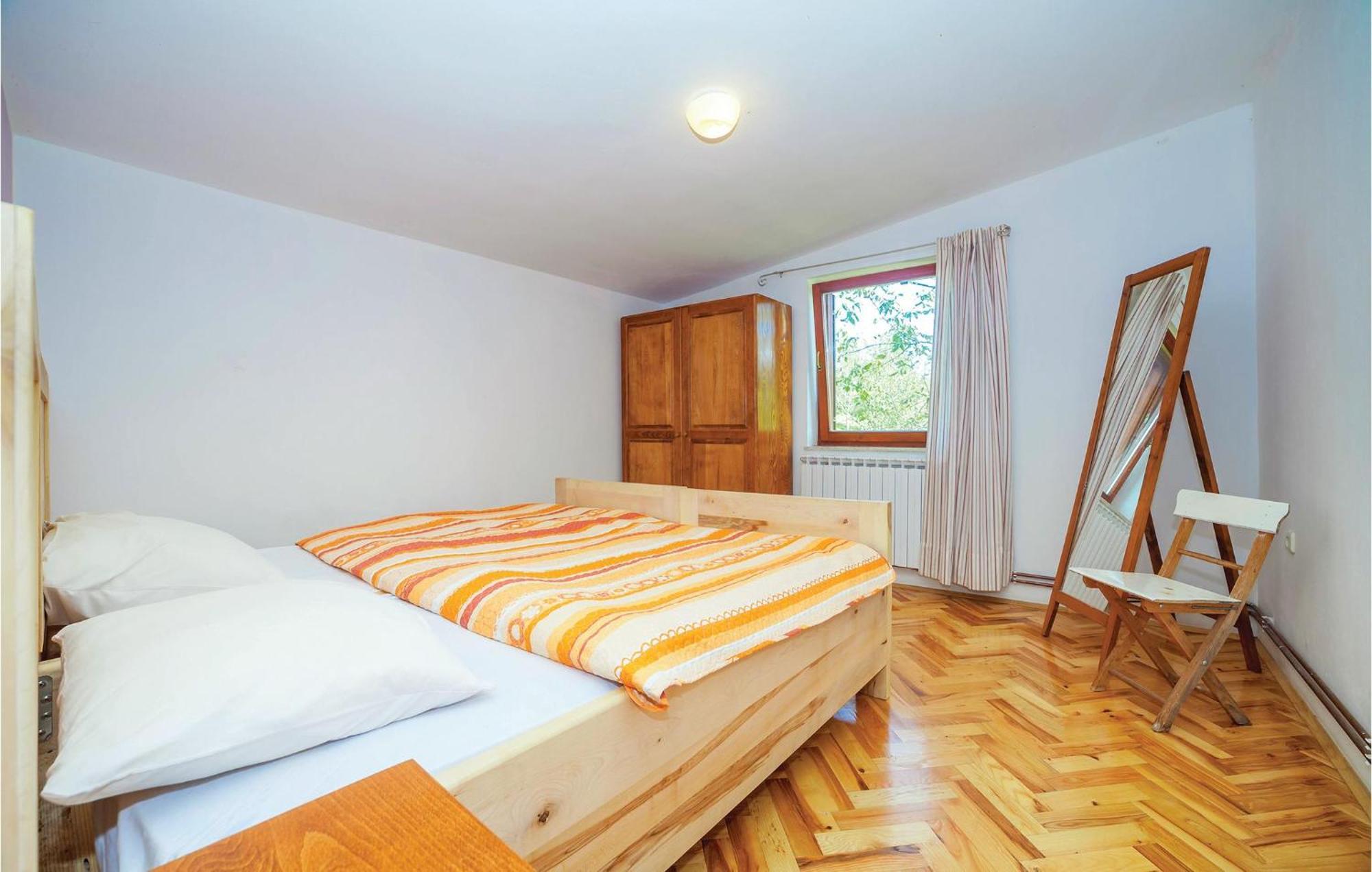7 Bedroom Pet Friendly Home In Crni Kal Crni Kal  Zewnętrze zdjęcie