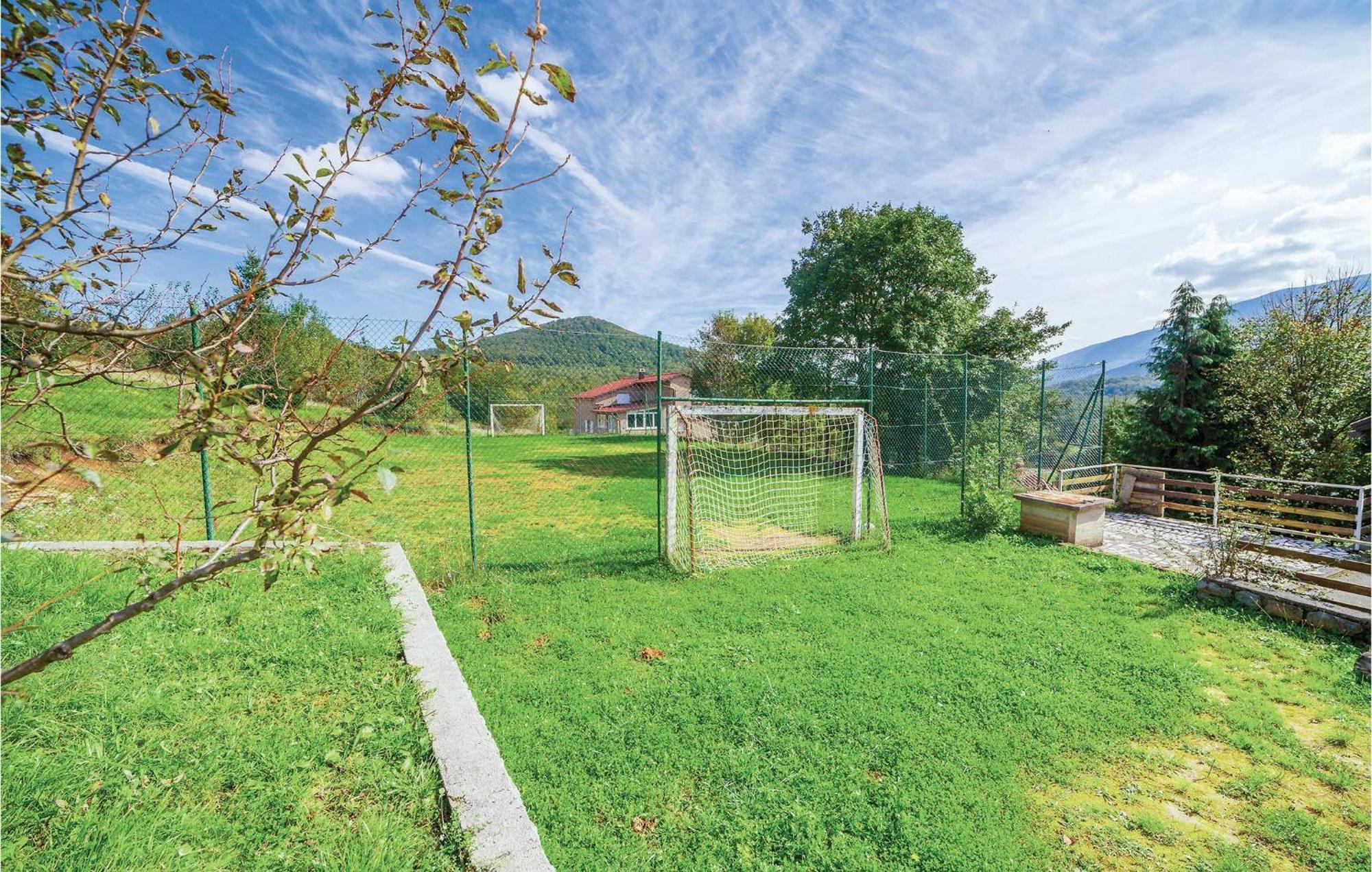 7 Bedroom Pet Friendly Home In Crni Kal Crni Kal  Zewnętrze zdjęcie