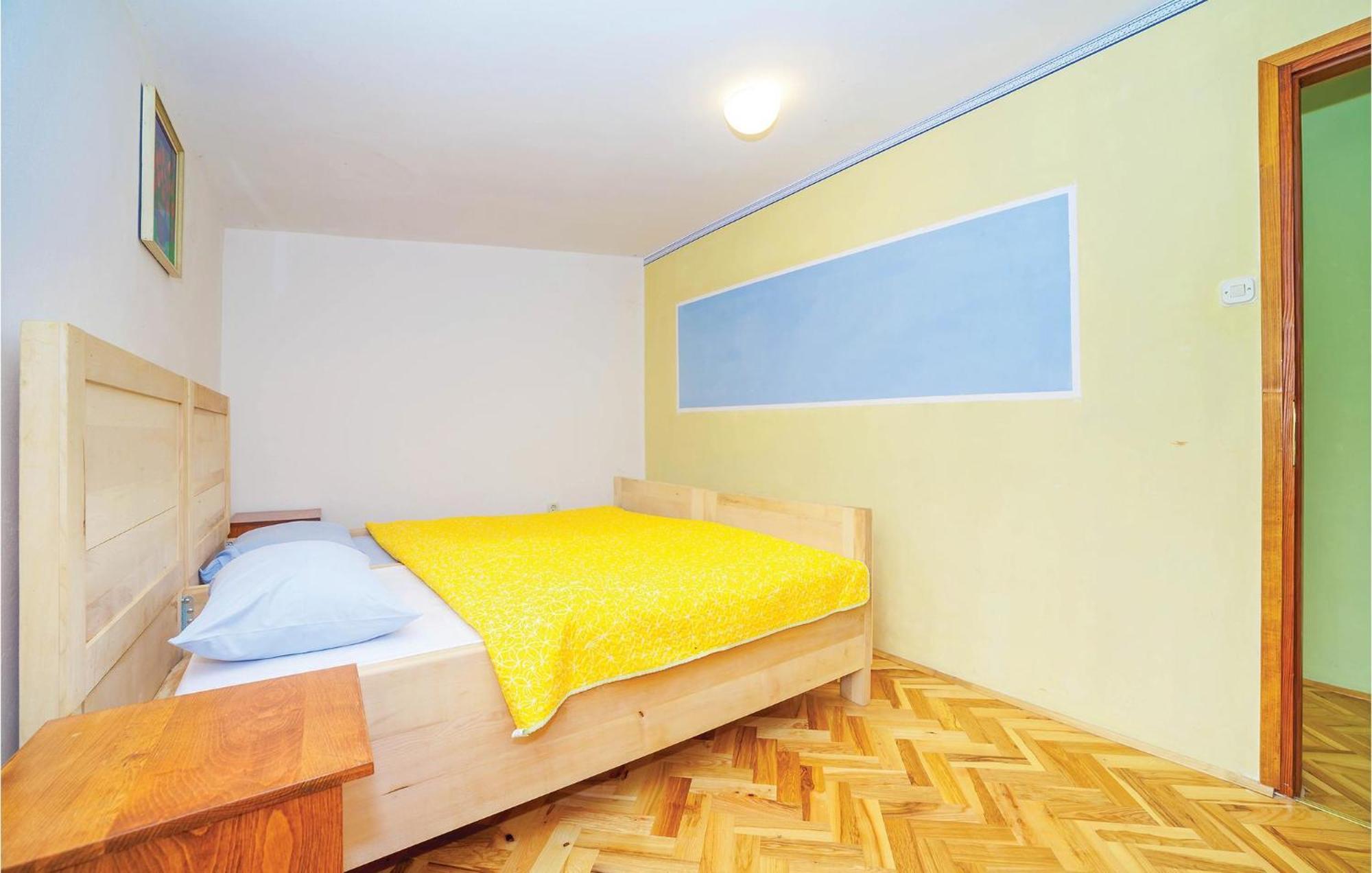 7 Bedroom Pet Friendly Home In Crni Kal Crni Kal  Zewnętrze zdjęcie