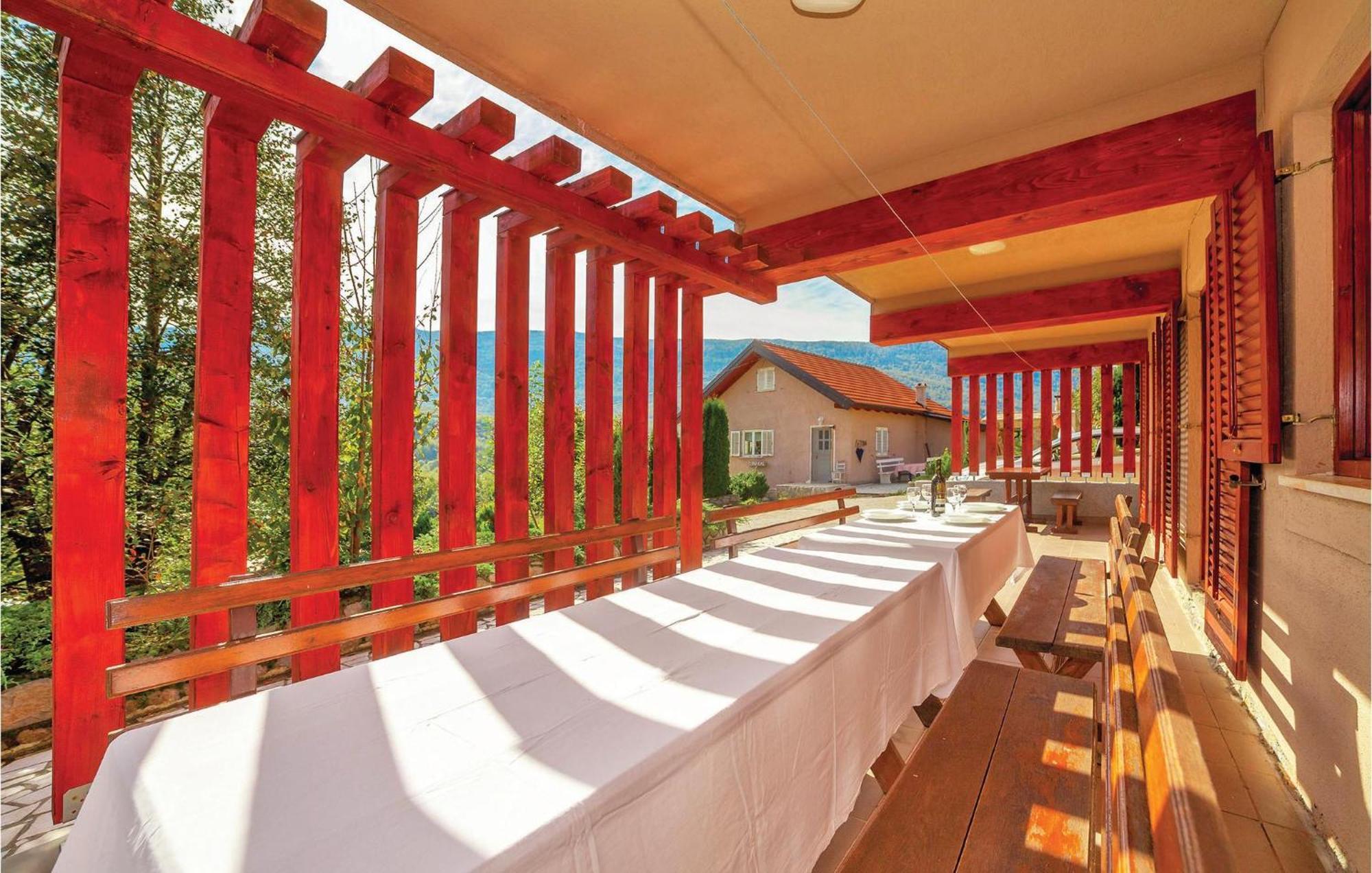 7 Bedroom Pet Friendly Home In Crni Kal Crni Kal  Zewnętrze zdjęcie